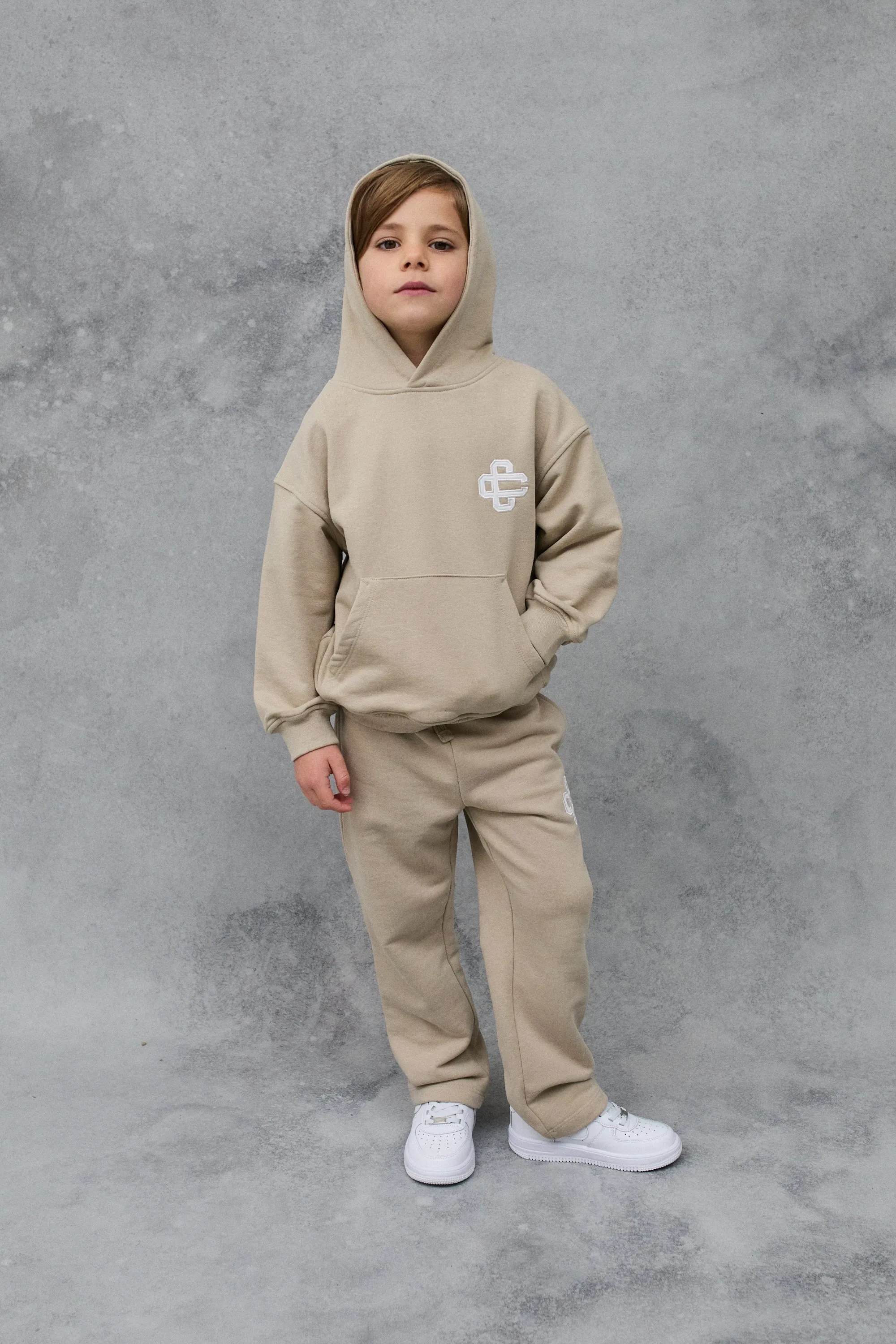 KIDS EMBLEM APPLIQUE JOGGERS - BEIGE