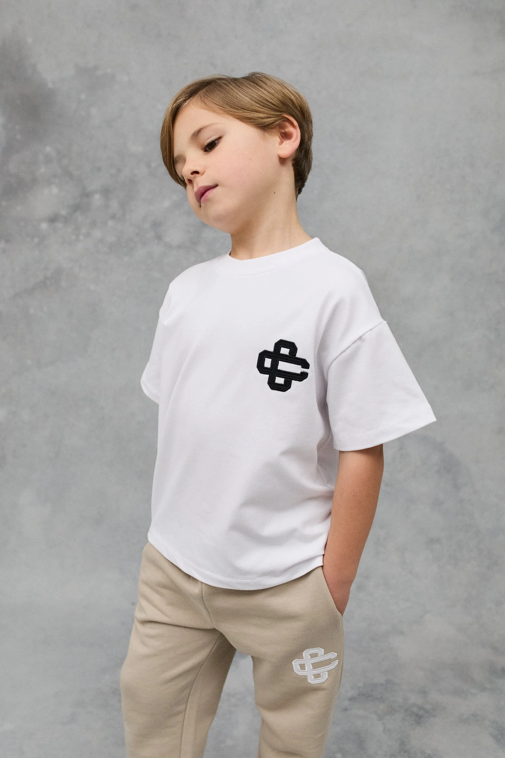 KIDS EMBLEM APPLIQUE T-SHIRT - WHITE