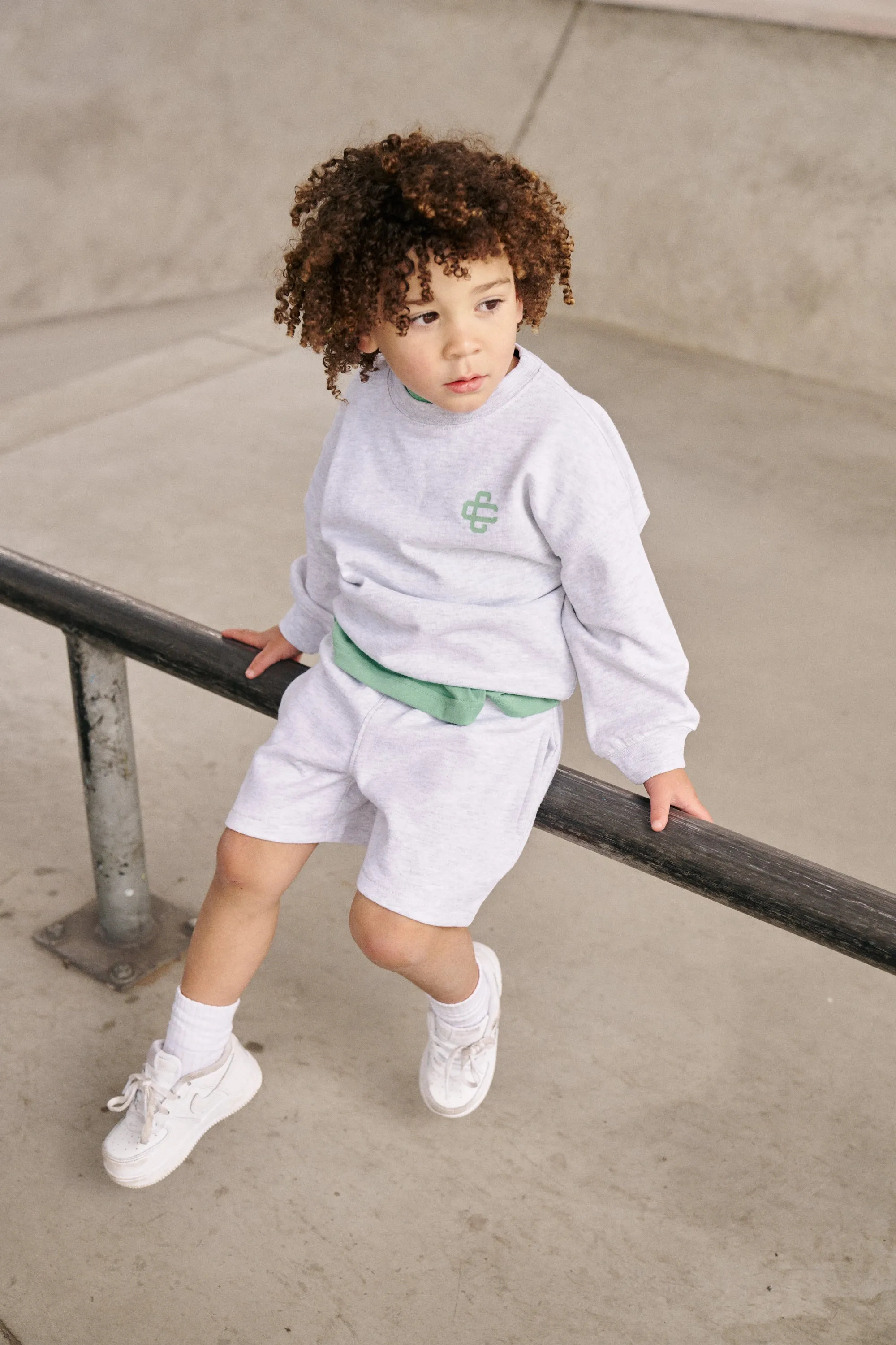 KIDS EMBLEM PRINT SWEAT SHORT - GREY MARL