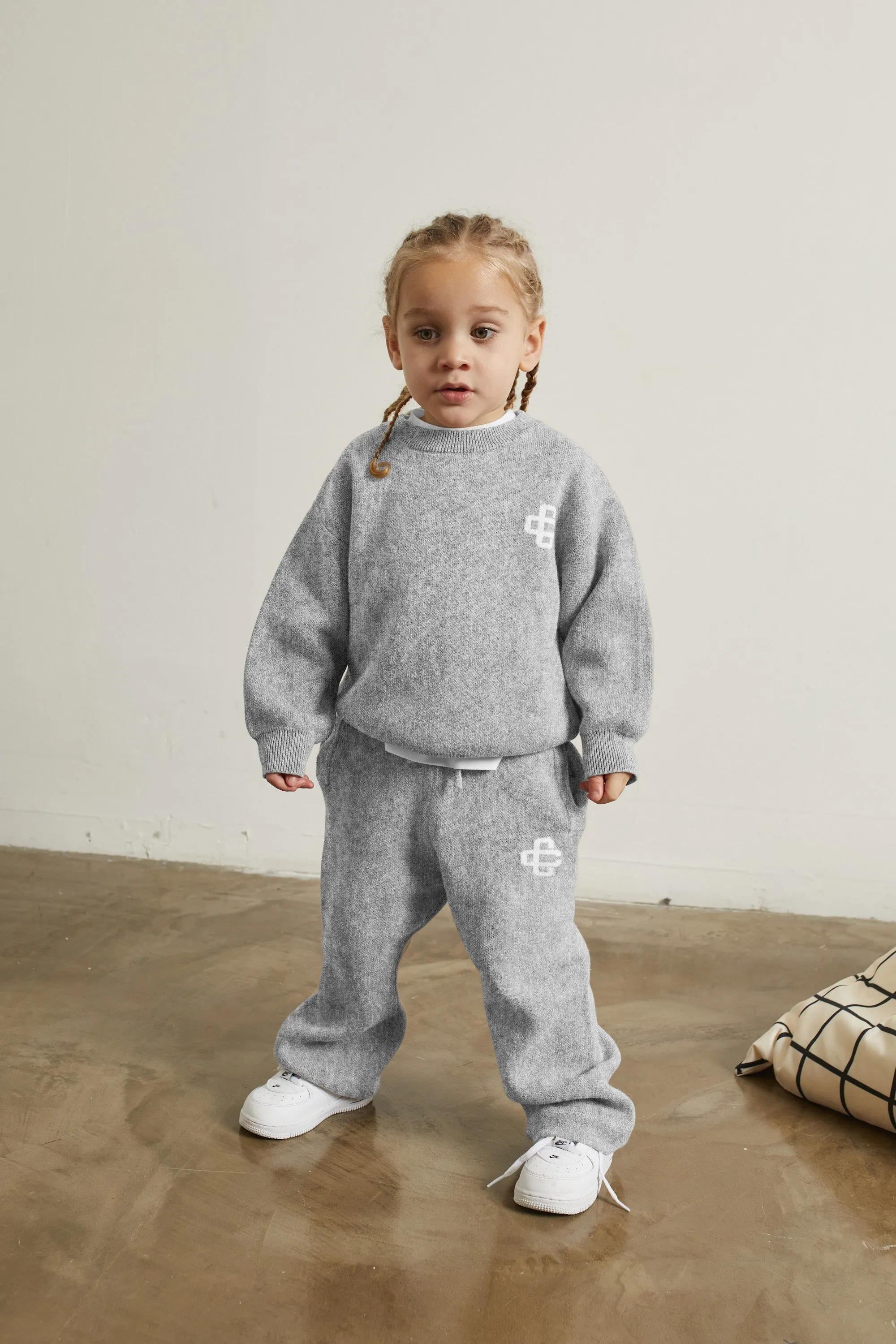 KIDS KNITTED EMBLEM JOGGER - GREY MARL