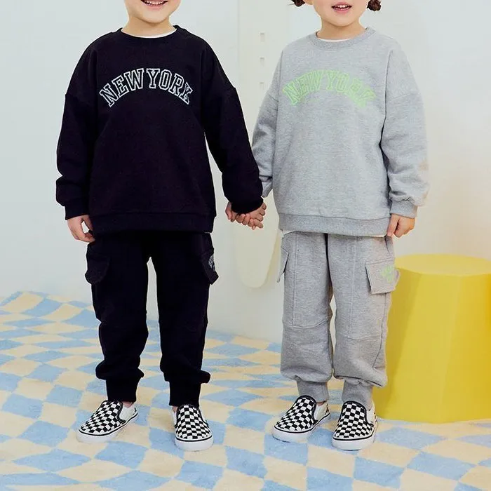 Kids New York Sweatshirt & Cargo Jogger Pants Set (1-5yrs) - 2 Colors