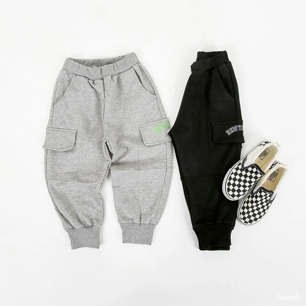 Kids New York Sweatshirt & Cargo Jogger Pants Set (1-5yrs) - 2 Colors